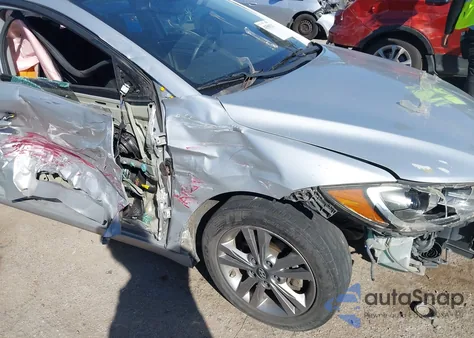 2017 Hyundai Elantra Value Edition z USA, uszkodzony, nr VIN KMHD84LF4HU427182